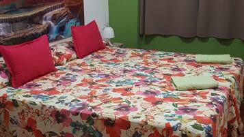 Standaard huis, uitzicht op stad | 2 slaapkamers, een strijkplank/strijkijzer, gratis wifi, beddengoed