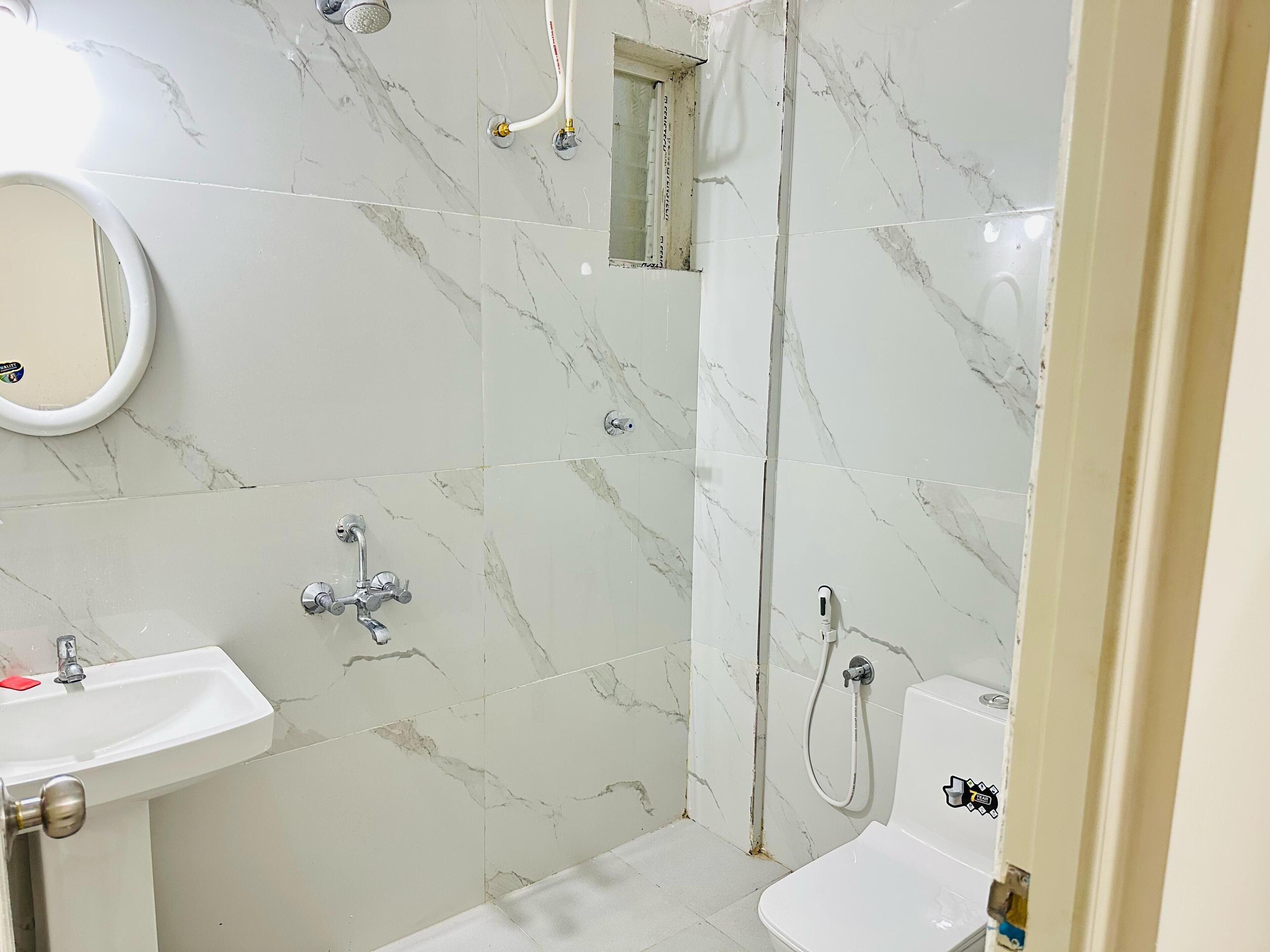 デラックス ルーム シティビュー | バスルーム | シャワー、石鹸、シャンプー、トイレットペーパー