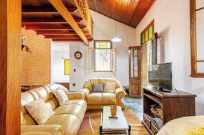 Fernseher, Tischfußball