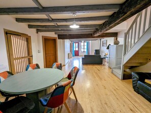 Interior - Renovated cottage in Mauvages with garden, BBQ and WIFI (Mauvages)