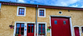 Gîte rénové à Mauvages avec jardin, BBQ et WIFI