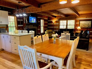 Interior - 3BR/2 Bath (Sleeps 12) in Pigeon Forge! Hot tub, pool, games, privacy! (Sevierville)