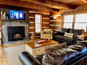 Smart-TV, Kamin, Videospiele, Tischfußball