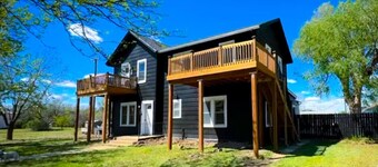 Rhinestone Cowgirl-Your Pink Paradise in Russell