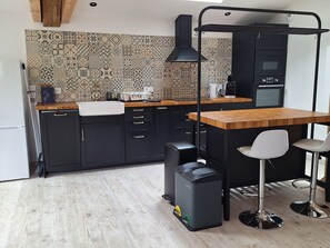 Fridge, microwave, dishwasher