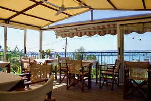 Interior - Agios Gerasimos Studios (Kefalonia)