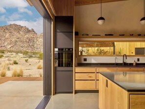 Réfrigérateur, four, plaque de cuisson, lave-vaisselle