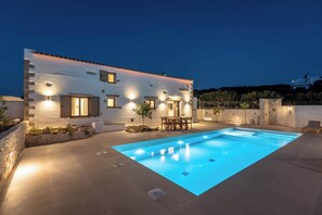 屋外プール、温水プール