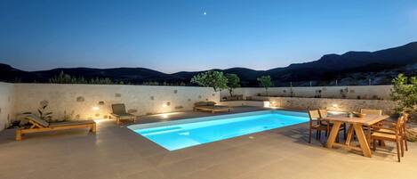 Outdoor pool, a heated pool