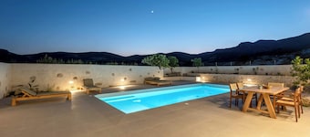 Villa Froudi Summary: