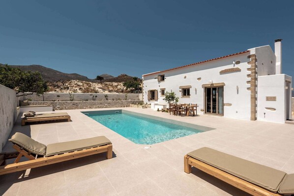 屋外プール、温水プール