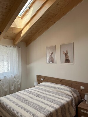 1 chambre, fer et planche à repasser, Wi-Fi, draps fournis