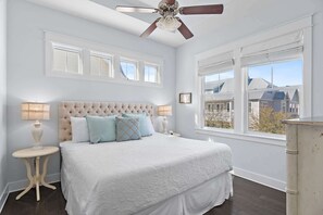 2 bedrooms, iron/ironing board, travel cot, WiFi - Overlook Pool on 30A- 2Bikes & New Golf Cart! (Watersound)