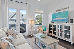 TV - Overlook Pool on 30A- 2Bikes & New Golf Cart! (Watersound)