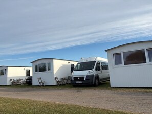 Comfort Cabin | Free WiFi - Løkken Familiecamping og Guesthouse (Lokken)