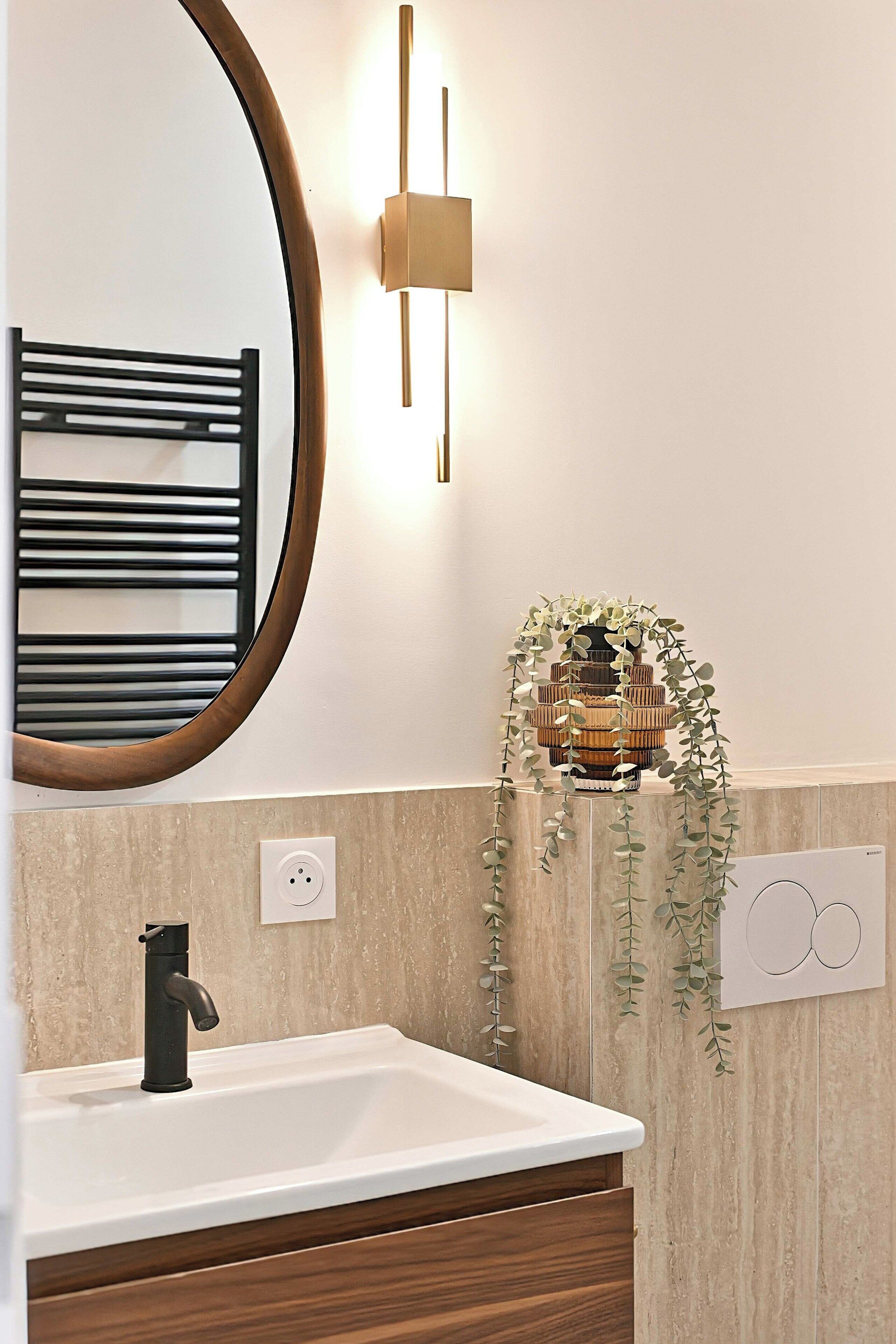 Apartment | Bathroom | Hair dryer, towels, soap, shampoo