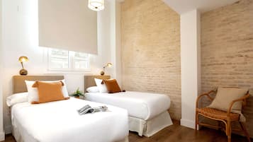 Apartment (2 Bedrooms) | 2 bedrooms, iron/ironing board, free cribs/infant beds, free WiFi