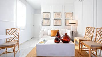Apartment (2 Bedrooms) | Living area