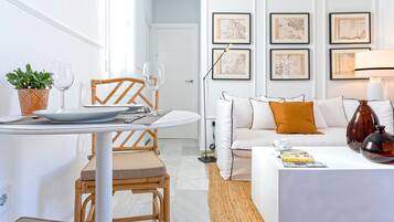 Apartemen (2 Bedrooms) | Makan di kamar