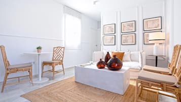 Apartment (2 Bedrooms) | Living area