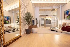 公寓 (1 Bedroom) | 起居区 | 电视