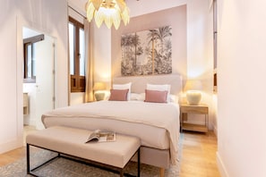 Apartment (2 Bedrooms) | 1 bedroom, iron/ironing board, free WiFi, bed sheets - Genteel Home Santas Patronas (Seville)
