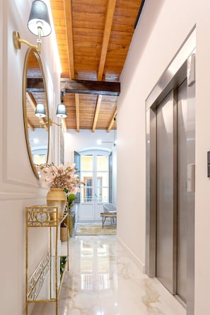 Interior entrance - Genteel Home Catedral Granada (Granada)