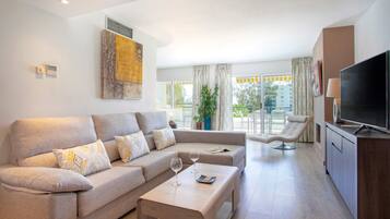 Apartment (2 Bedrooms) | Wohnbereich