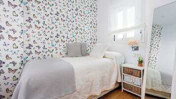 Apartment (3 Bedrooms) | 3 Schlafzimmer, Bügeleisen/Bügelbrett, kostenlose Babybetten