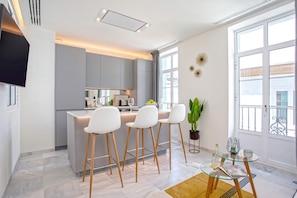 Apartment, 1 Bedroom | Living area - Genteel Home Catedral Cádiz (Cádiz)