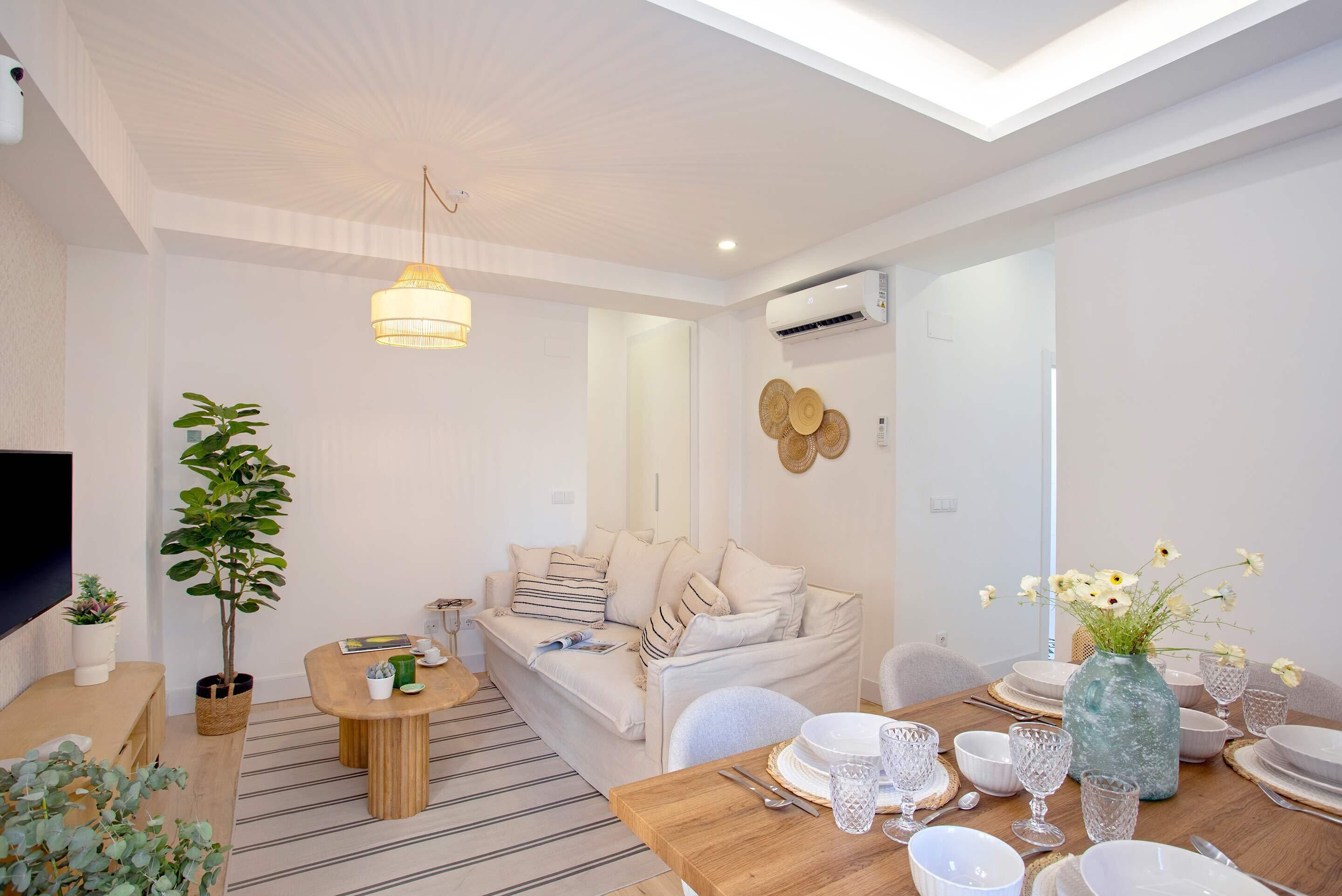 Apartment (3 Bedrooms) | Wohnzimmer