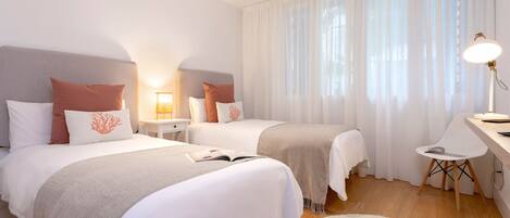 1 habitación, tabla de planchar con plancha, wifi gratis y ropa de cama