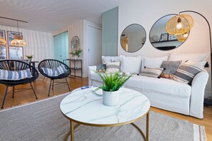 Apartment (2 Bedrooms) | Living area