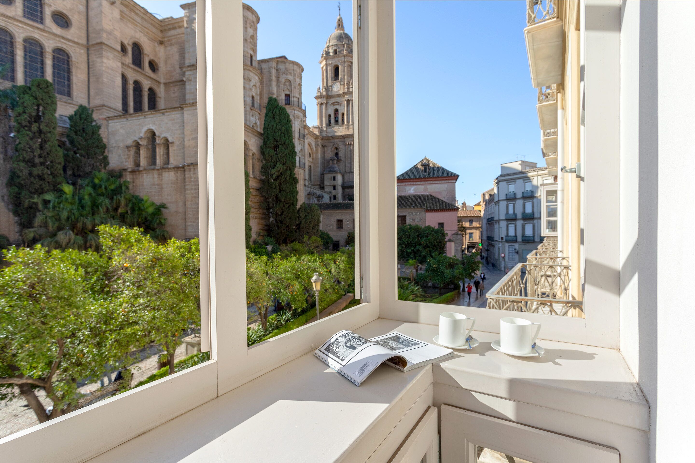 Apartment (3 Bedrooms) | Balcony