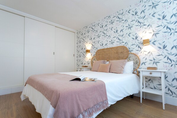 Apartment (2 Bedrooms) | 1 bedroom, iron/ironing board, free WiFi, bed sheets