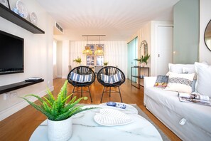 Apartment (2 Bedrooms) | Living area