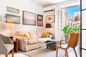 Apartament (1 Bedroom) | Sala d'estar | Televisor