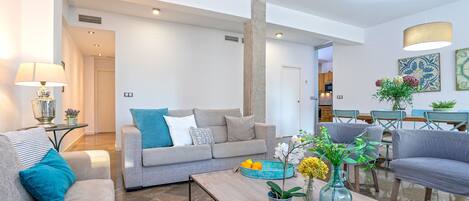 Leilighet (2 Bedrooms) | Oppholdsområde | TV