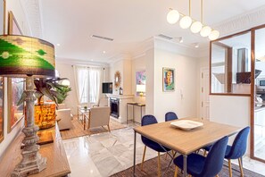 Leilighet (2 Bedrooms) | Oppholdsområde