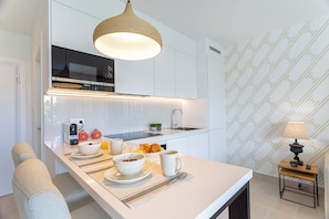 Apartment (2 Bedrooms) | Private kitchen - Genteel Home Ricardo Soriano Terrace (Marbella)