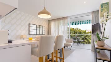 Apartamento (2 Bedrooms) | Zona de estar