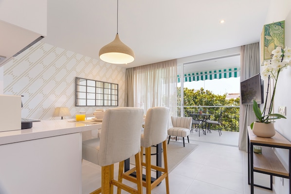 Apartment (2 Bedrooms) | Living area - Genteel Home Ricardo Soriano Terrace (Marbella)