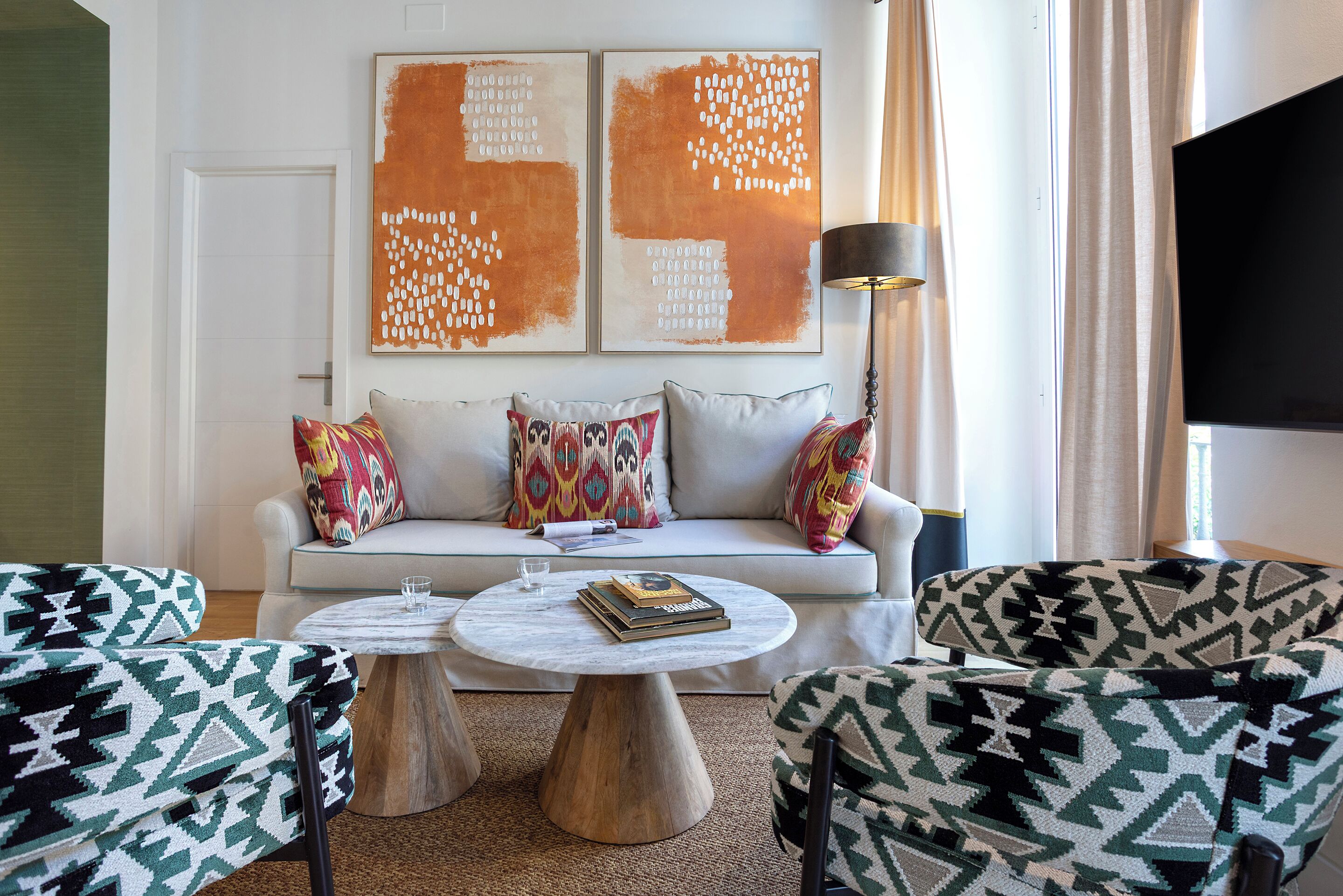 Apartment (2 Bedrooms) | Wohnbereich | Fernseher