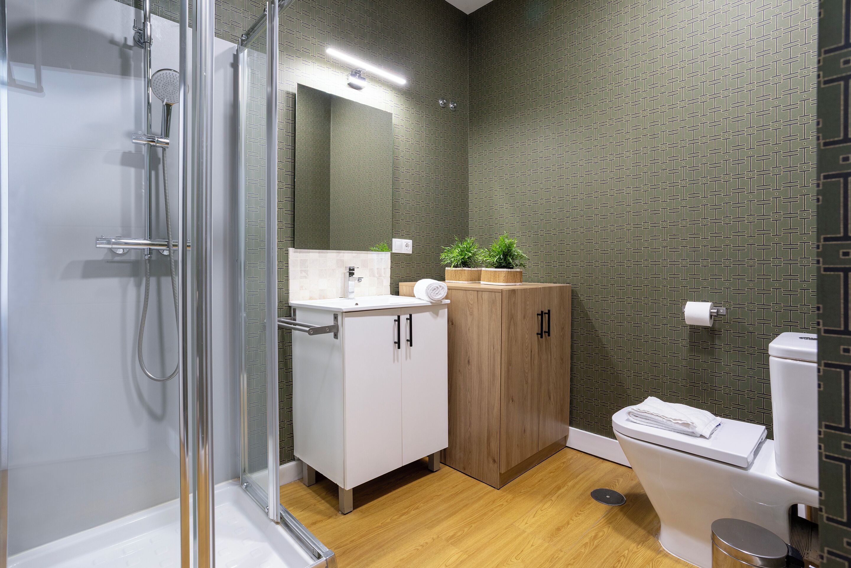 Apartment (2 Bedrooms) | Bathroom