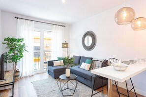 Apartamento | Área de estar | TV