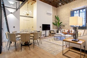 Apartment (4 Bedrooms) | Living room - Genteel Home Almansa (Seville)