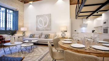 Apartment (4 Bedrooms) | Wohnbereich