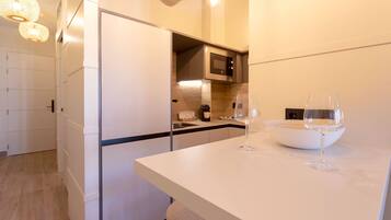 Apartment (0 Bedroom) | Living area