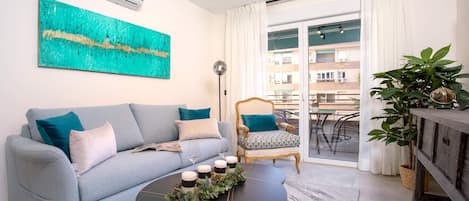 Apartment (1 Bedroom) | Living area