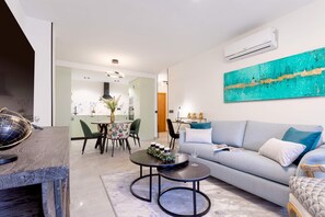 Apartment (1 Bedroom) | Living room